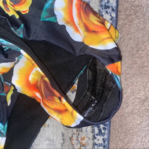 Flower bikini - Picture 6 of 6